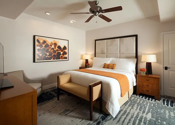Hotel Phoenician Residences, A Luxury Collection Club,
