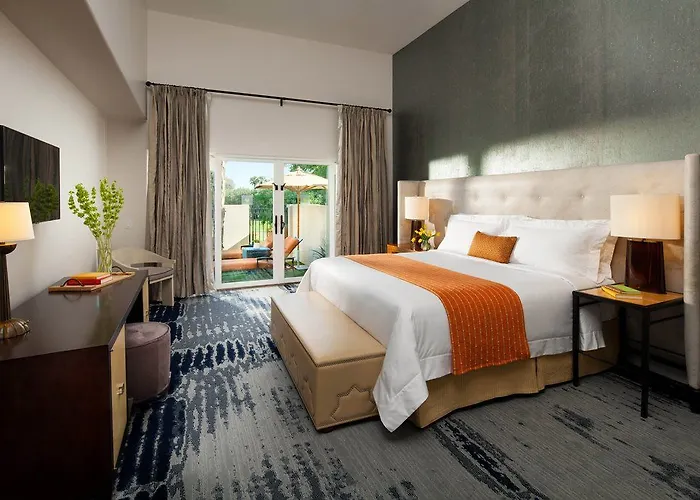 Phoenician Residences, A Luxury Collection Club,